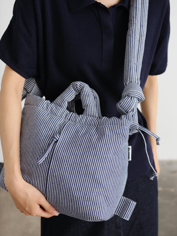 Velrenne padded shoulder bag
