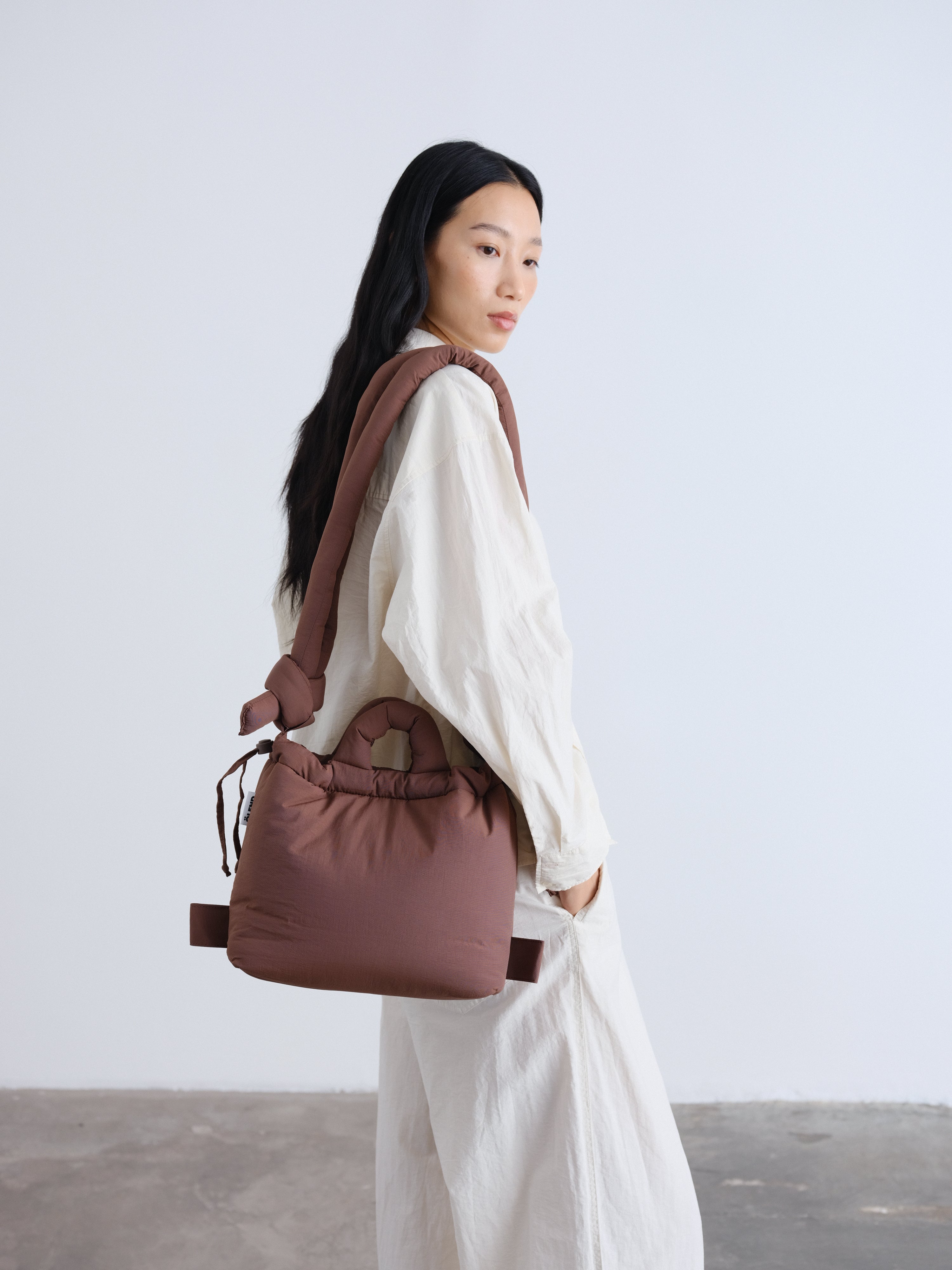Velrenne padded shoulder bag