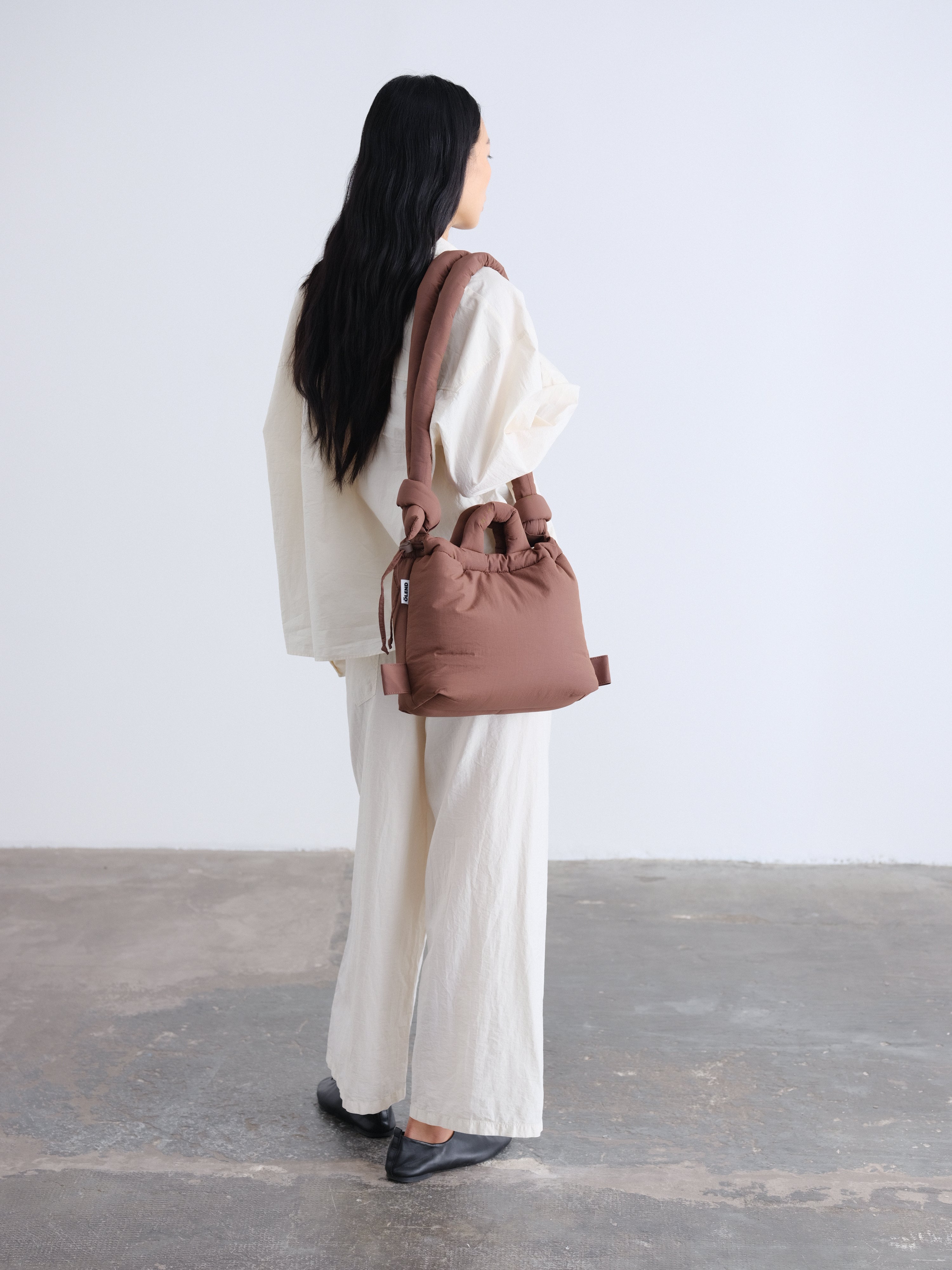 Velrenne padded shoulder bag