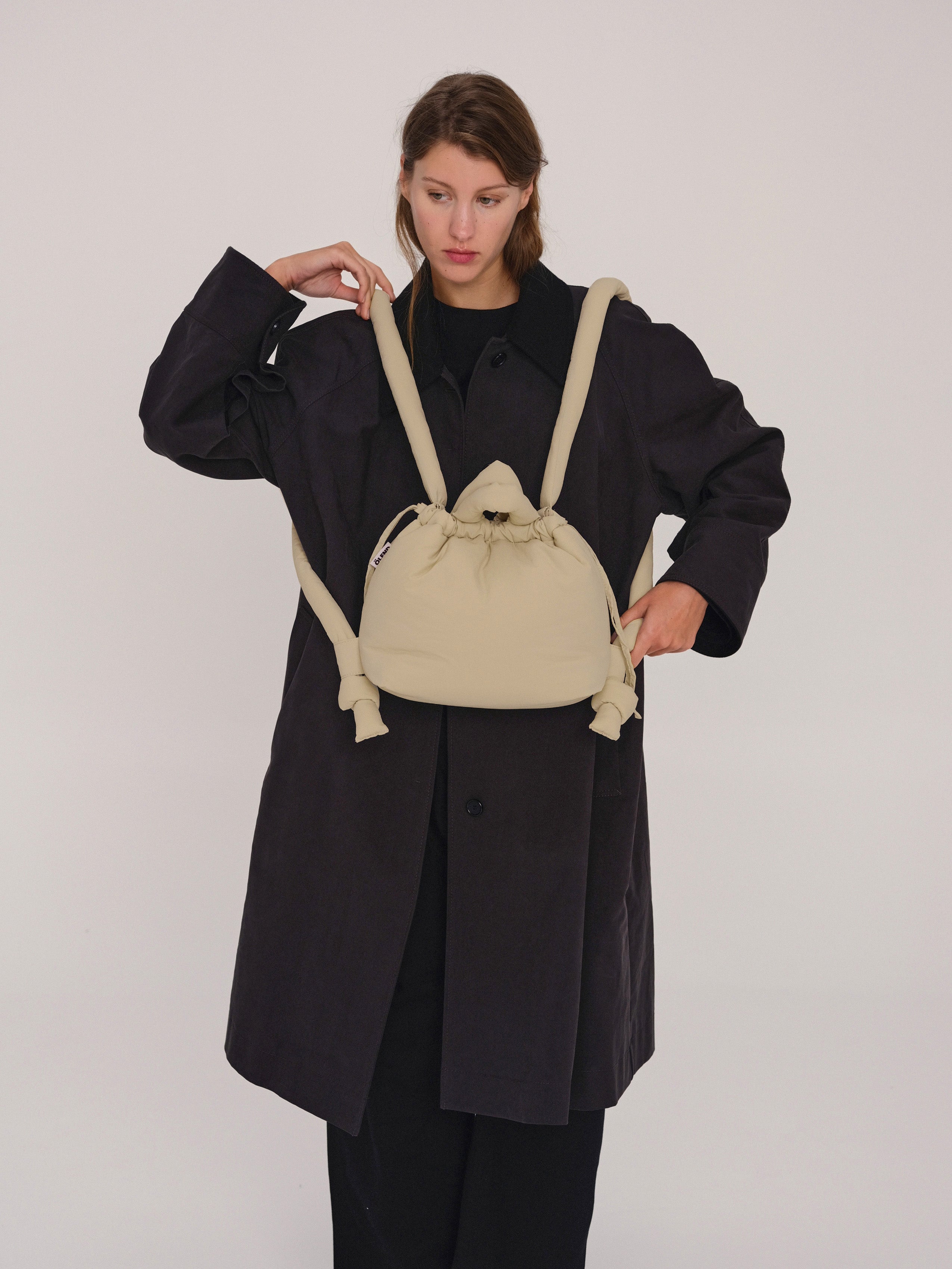 Velrenne padded shoulder bag