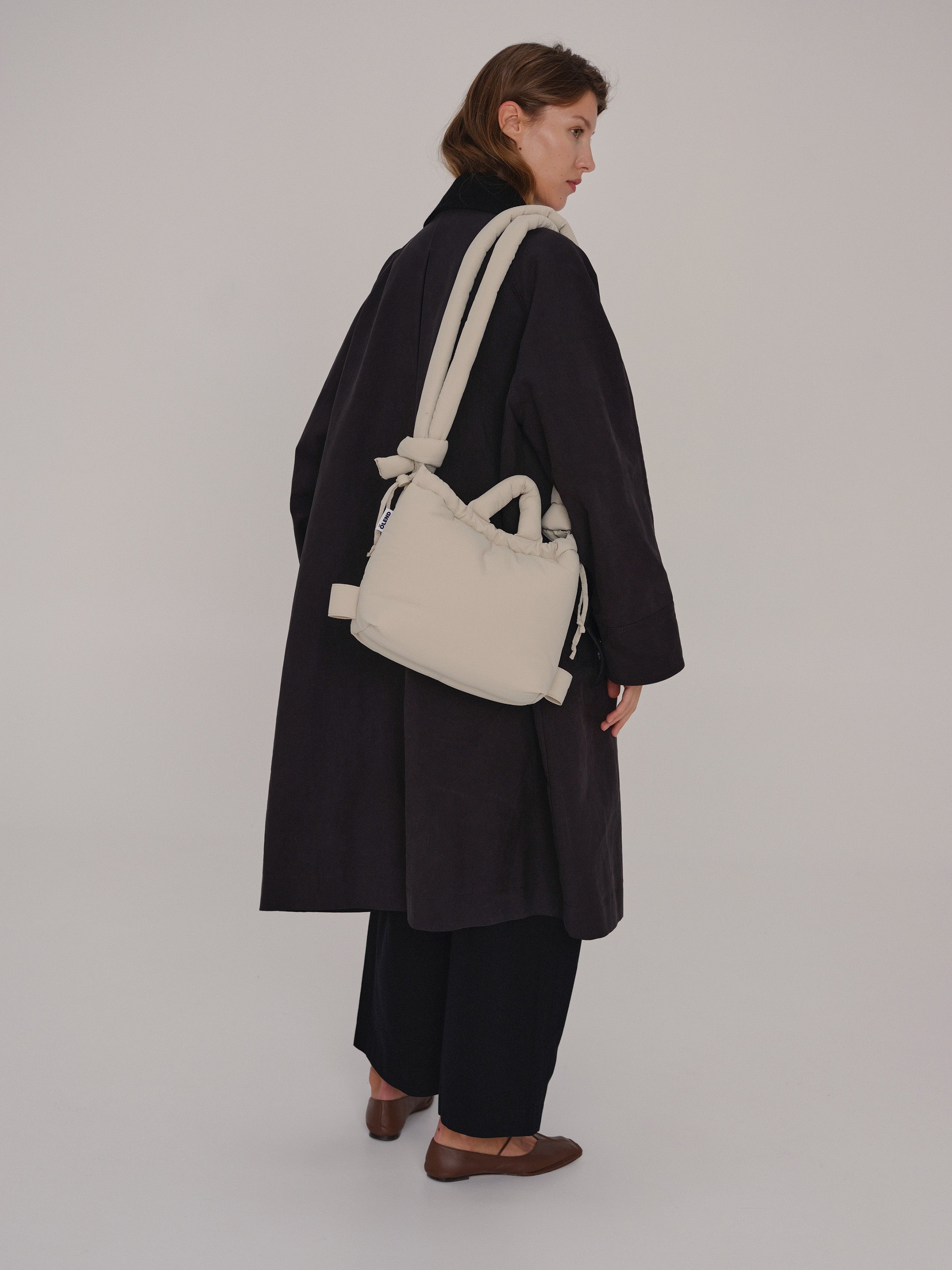 Velrenne padded shoulder bag