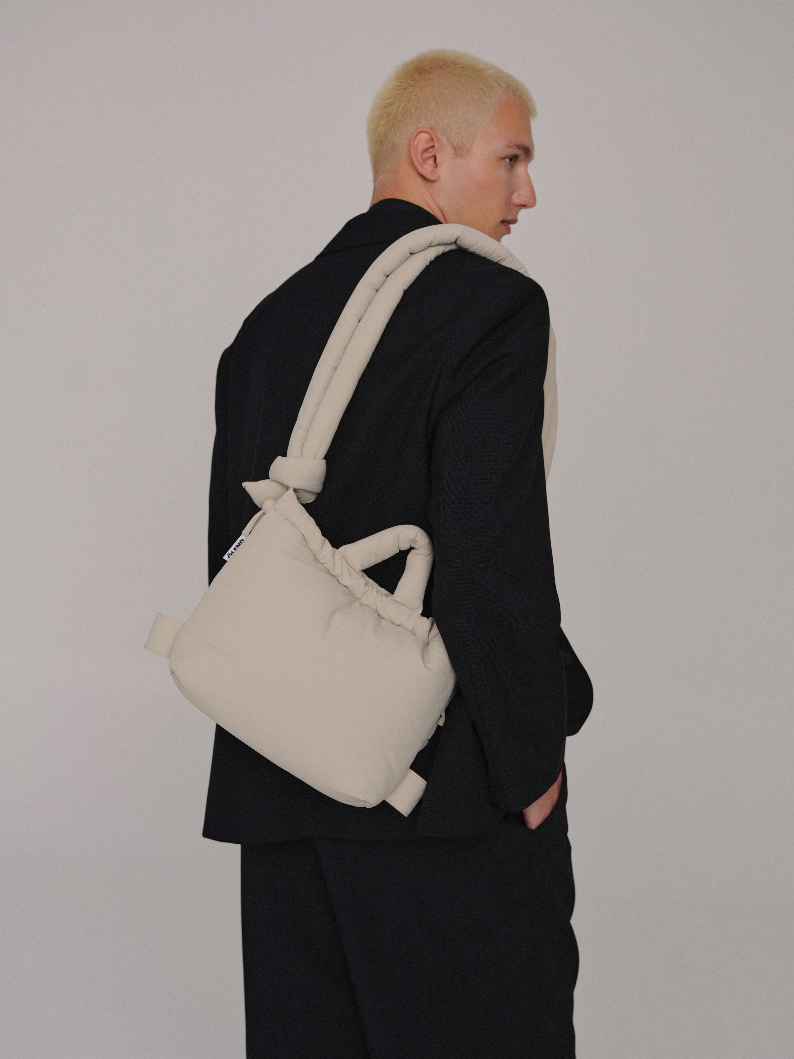 Velrenne padded shoulder bag
