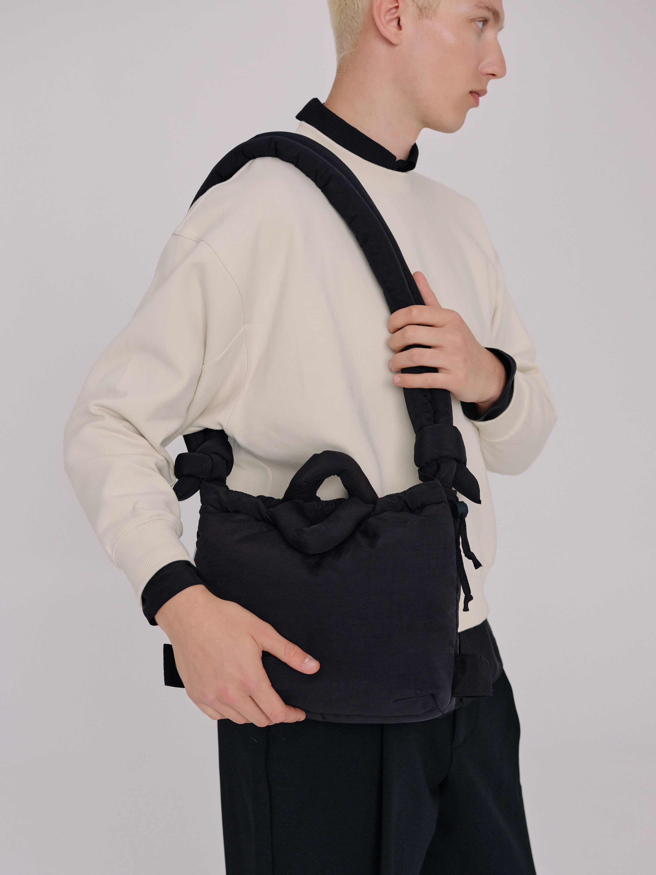 Velrenne padded shoulder bag