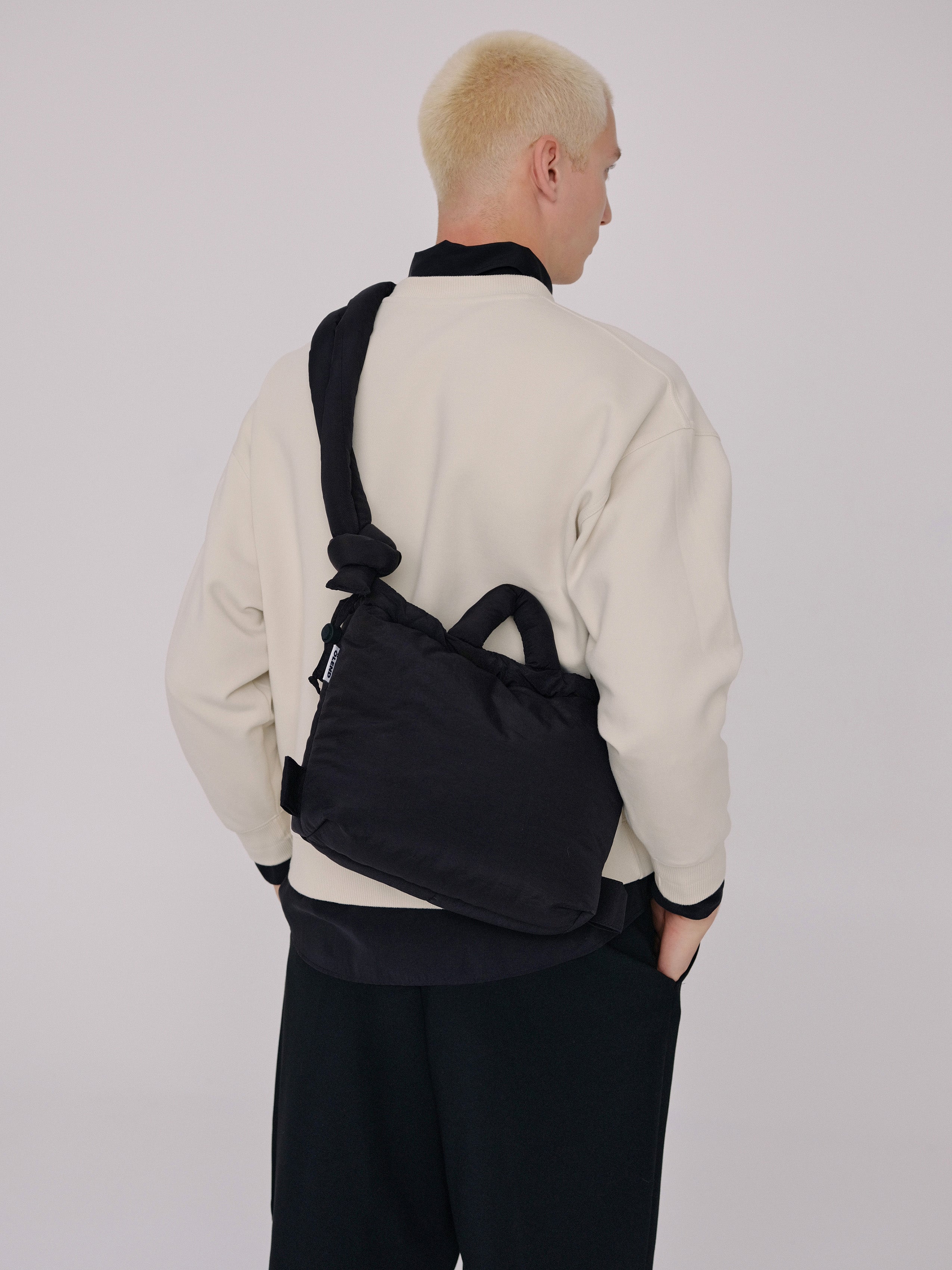 Velrenne padded shoulder bag